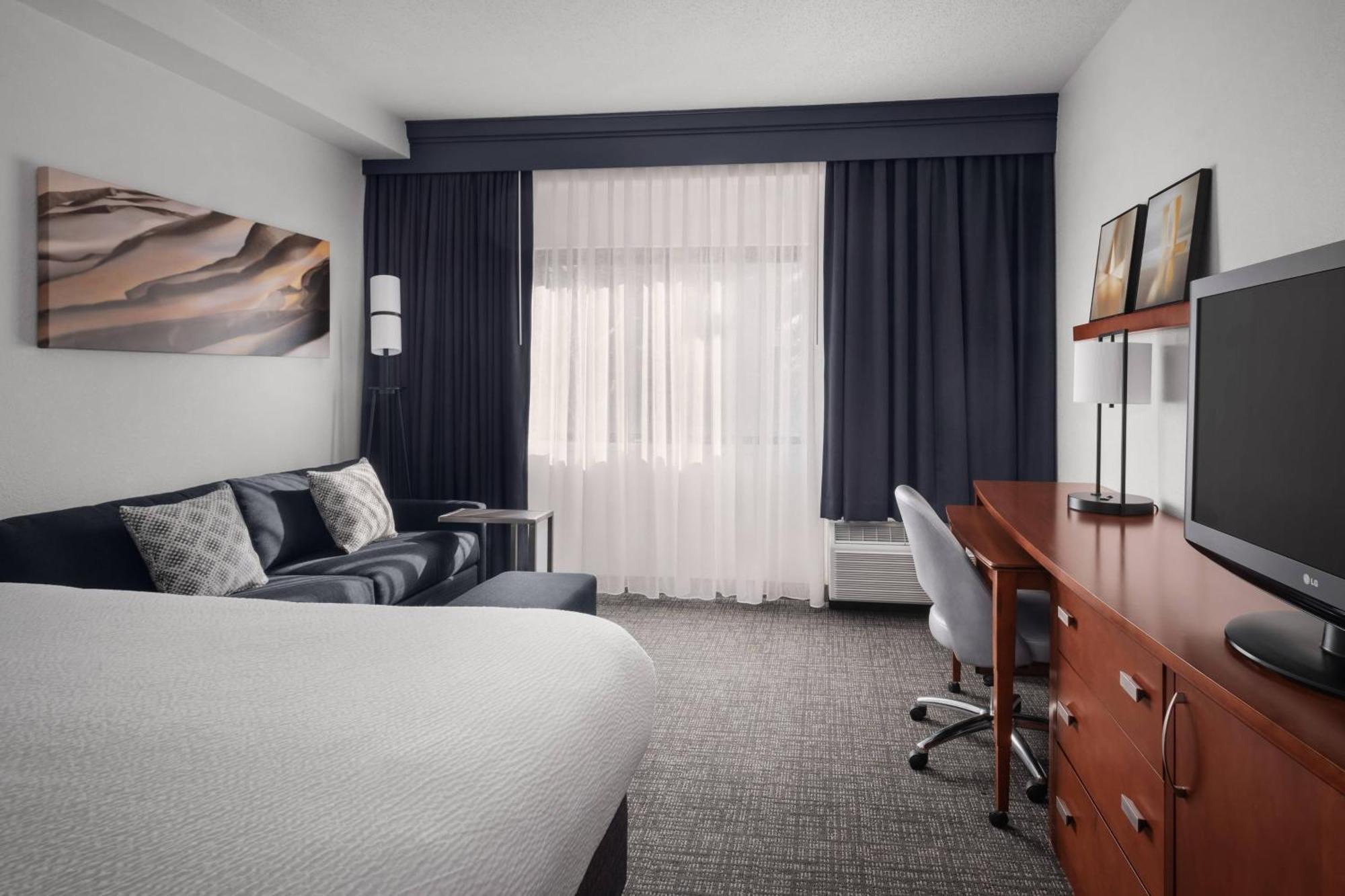 Courtyard By Marriott Rockville Exterior photo