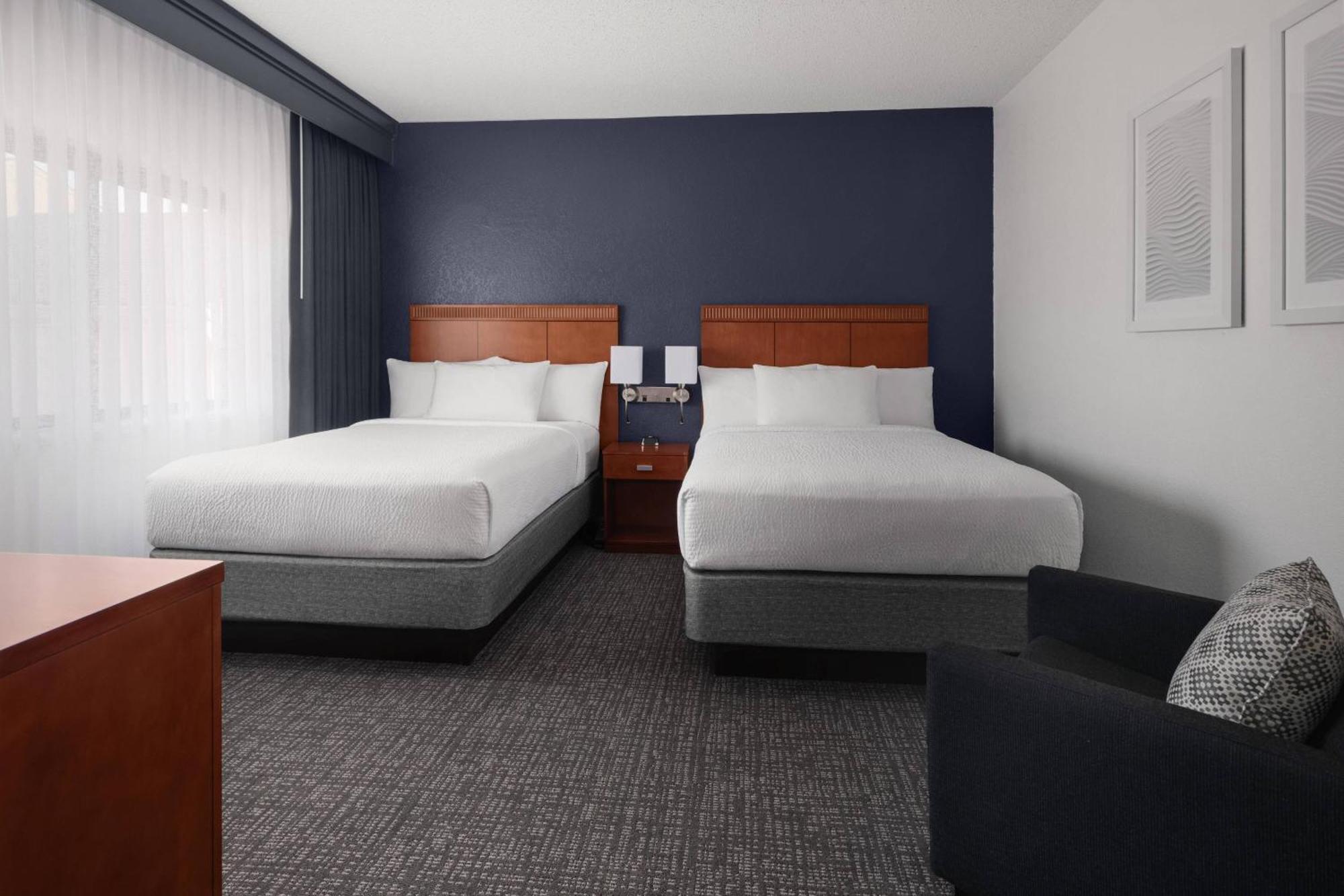 Courtyard By Marriott Rockville Exterior photo