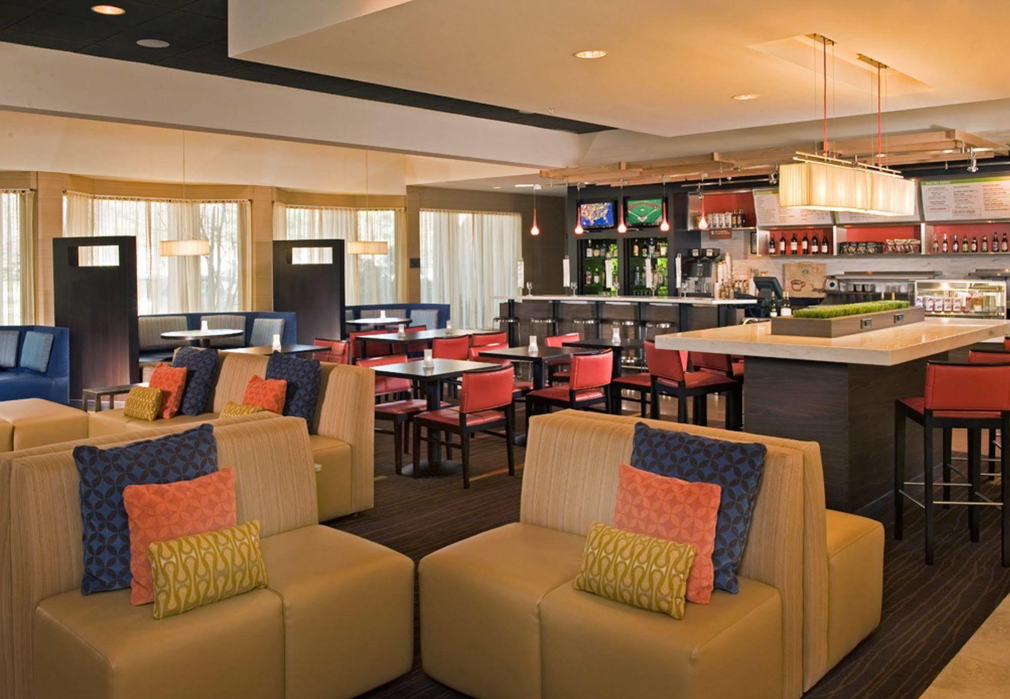 Courtyard By Marriott Rockville Exterior photo